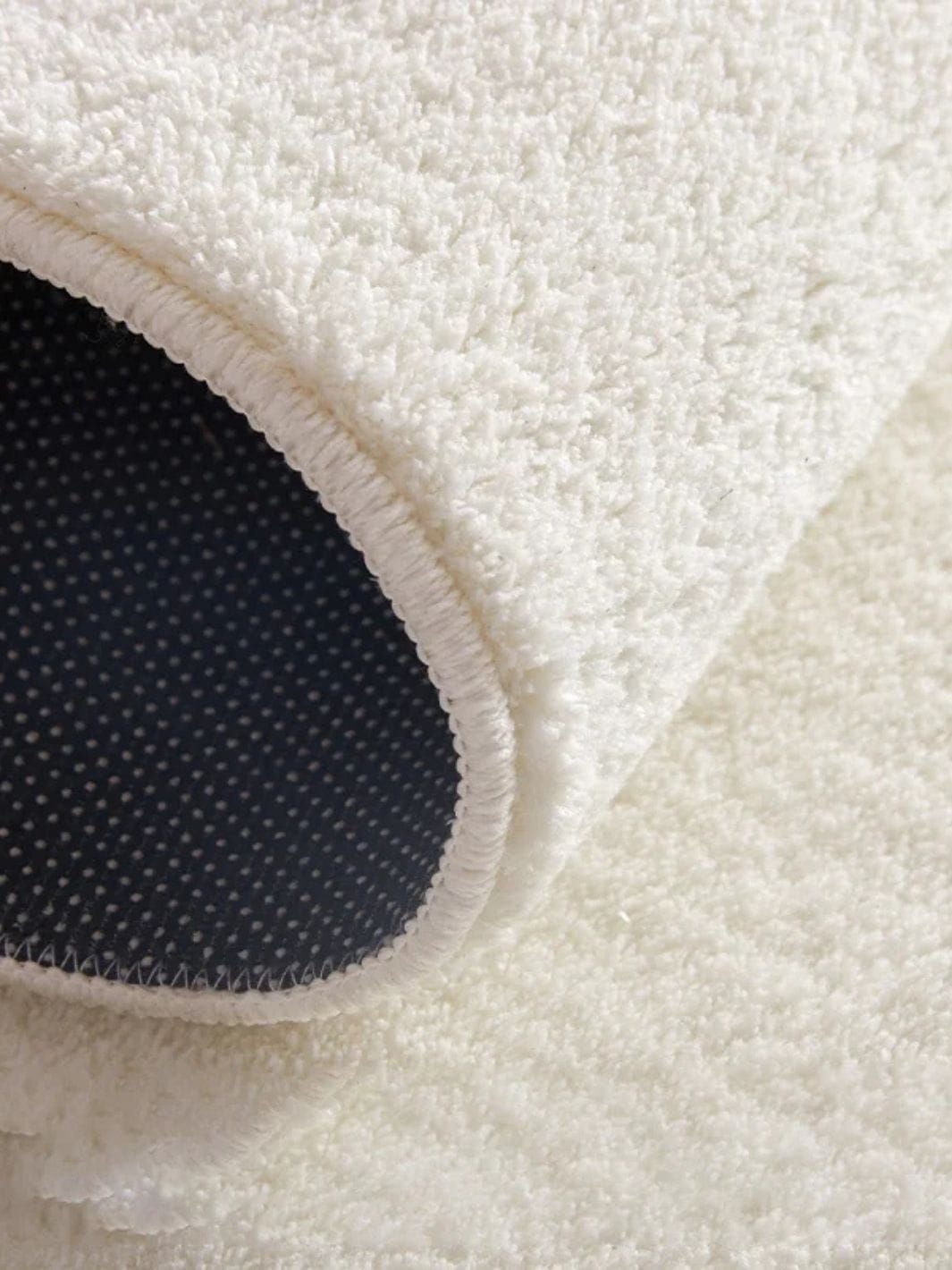 Tapis contemporain beige